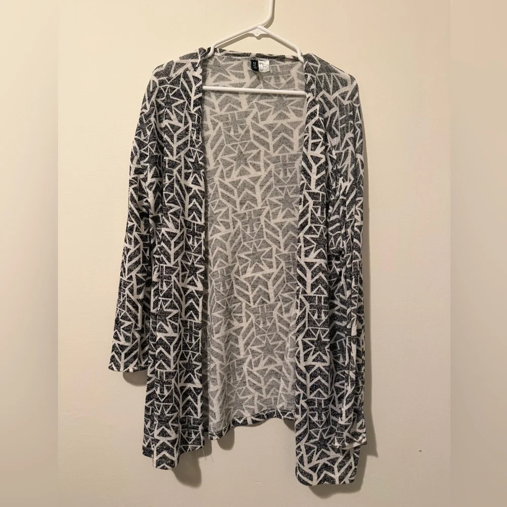 H&M Divided Black White Open Front Cardigan Medium